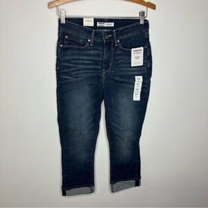 Levi Strauss mid rise Capri‎ jeans new with tags size 4